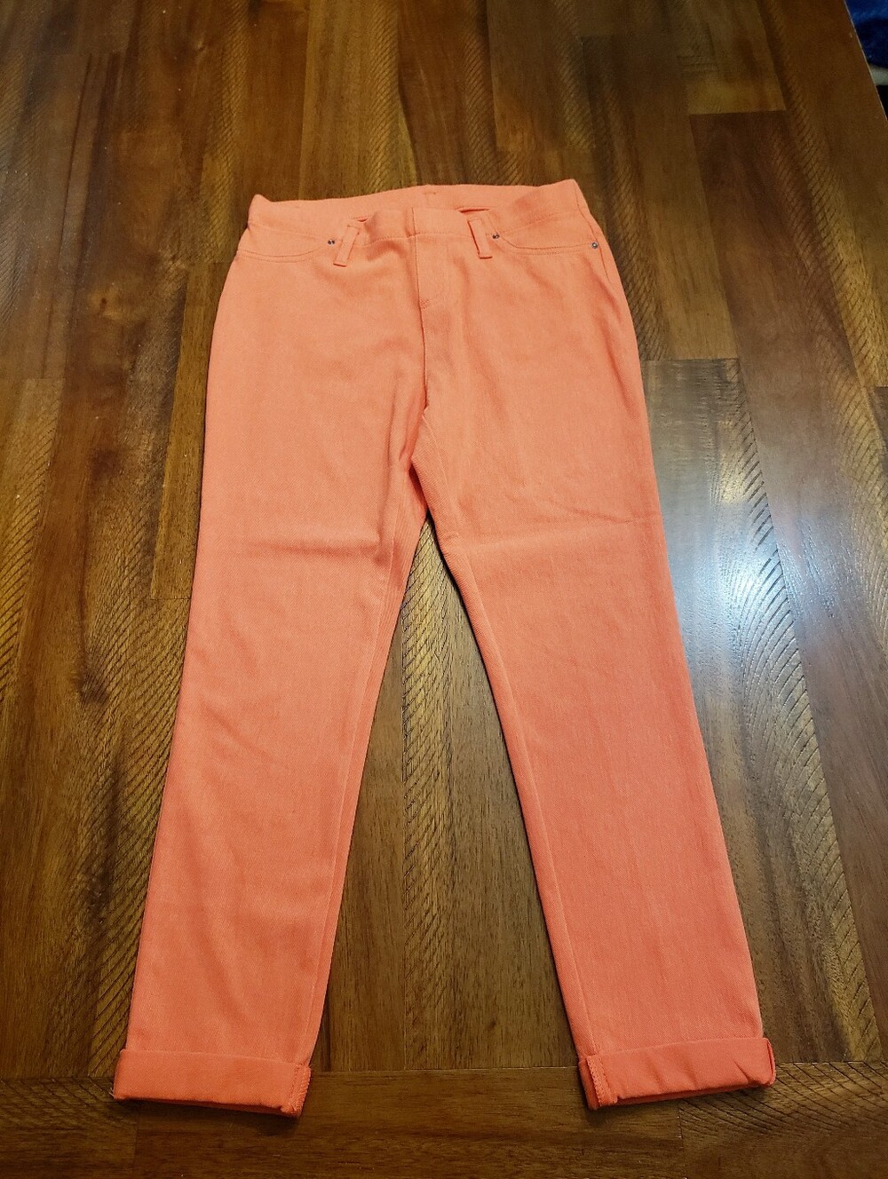 Time & Tru Cropped Pants